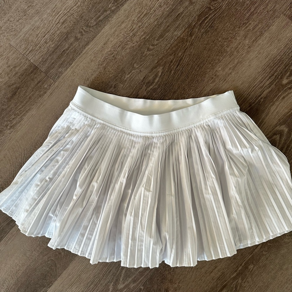 Lululemon Varsity High-Rise Pleated Tennis Skirt in White - Picture 5 of 7